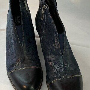 L'artiste by Spring Step Water Lily (Blue) Women's Leather Bootie Size 7.5 US/38